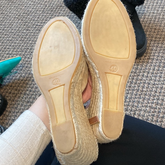 Suede cream colored wedges - Picture 7 of 7